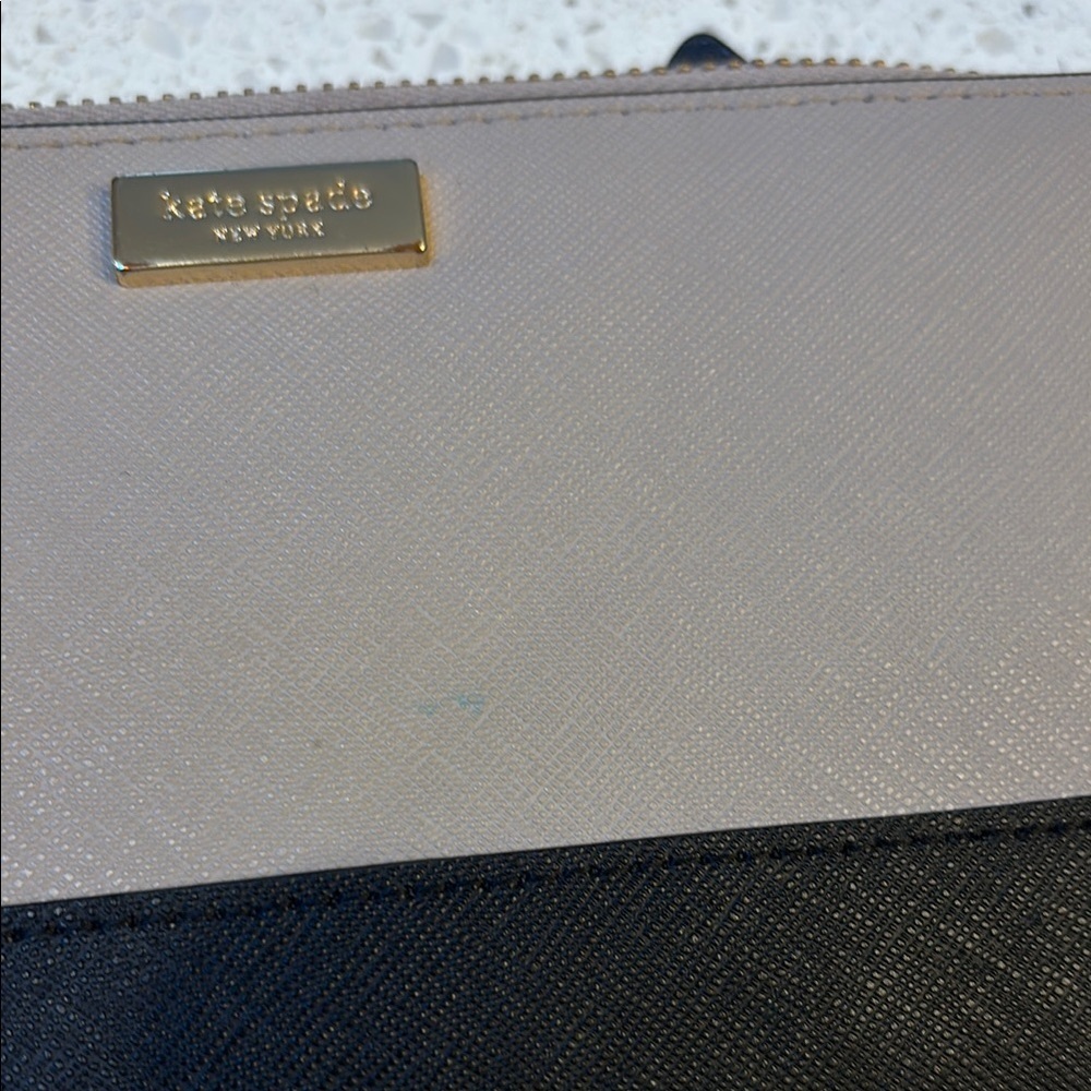 Kate Spade Beige and Black Wallet - Picture 3 of 8